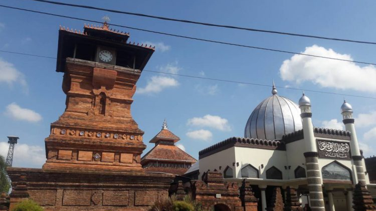 Wisata-Religi-Wali-LimoSongo-dari-Sudut-Pandang-Perilaku-Konsumen